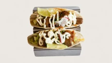 Tacos me avocado dhe mish viçi