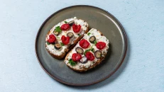 Tost me Ricotta Boronicë & Mjedër