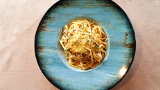 Linguine me Ragu Rose