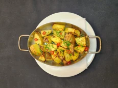 Patate të Pjekura me Lëkurë
