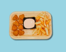 Chicken Nuggets me Garniturë