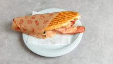 Hot Dog me Salçiçe Pule Wudy