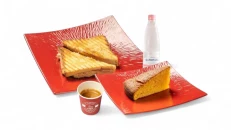 Tost Proshutë Pule+ Kafe Ekspres + Ujë+ Kek Kamilia