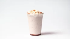 Milkshake me Luleshtrydhe