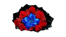 Buqete me trendafila natyral BLU&TE KUQE