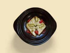 Djathë Dele në Tavë Balte