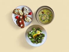 Brusketa Mix & Supë Pule & Sallatë Fshati