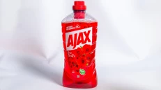 Detergjent Ajax Pllakash Kuq