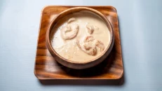 Karkaleca në salcë konjaku