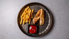 Chicken Fillet & Fries