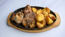 Qingj Furre me Patate Furre