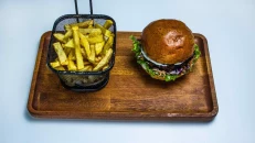 Burger Lakraxhiou
