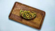 Avokado Tost Fshati