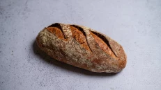 Bukë artizanale gjermane me fara