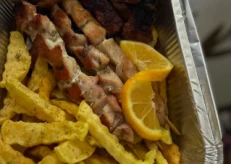 SHISHQEBAP ME GARNITURË