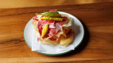 JAMÓN SERRANO & PATATE KROKANTE