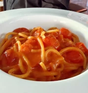 RIGATONI ARRABBIATA
