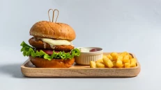 Cheeseburger Kotoletë Pule