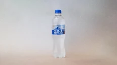 Ujë Me Gaz