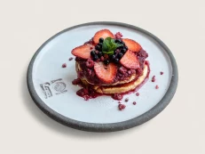 Pancake me Reçel Mjedre & Luleshtrydhe