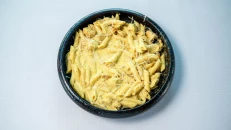 Pene Pule me Salcë Curry