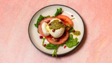 Sallatë Caprese