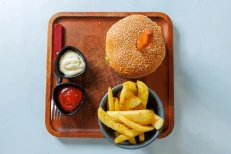 Burger me Qofte Vici