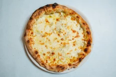 Pizza 4 Djathrat