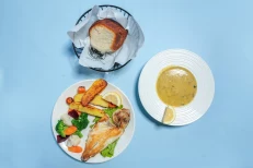 Supë Peshku + Kocë Zgare me Perime të Ziera & Patate Furre