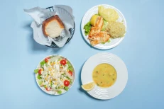 Supë + Sallatë + Fileto Pule