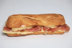 Sanduiç me Krudo