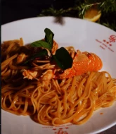 LINGUINI ME ARAGOSTË (2 PERSONA)