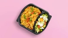 Linguini Pomodorini & Sallatë Greke