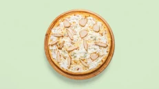 Pizza me Pulë Al Freddo