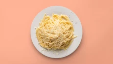 Linguini me Gjalpë