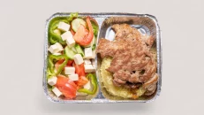 Pilaf me Biftek & Sallatë
