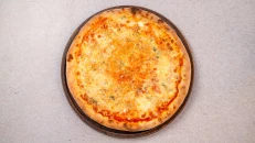 Pizza 4 Djathrat