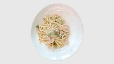Trofie me Asparag & Salmon
