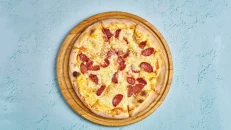 Pizza Sallam Pikant & Kërpurdhë