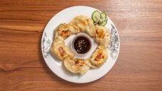 6 Dumplings të Skuqura në Tigan