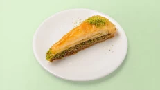 Bakllava Model Karrotë me Pistakio