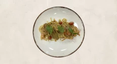 LINGUINE ME TARTUF DHE KARKALEC