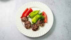 Qofte Patate në Zgarë