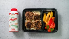 Qofte Patate Shtëpie në Zgarë & Pilaf & Dhallë