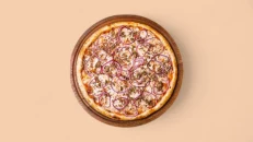 Pizza me Ton dhe Qepë