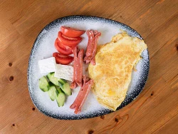 Omlete Me Proshute / Salcice