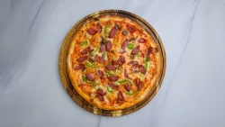 Pizza Pikante me Suxhuk