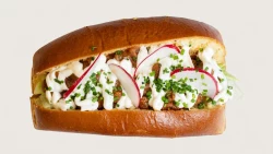 Lobster Roll me mish viçi krem djathi dhe guacamole