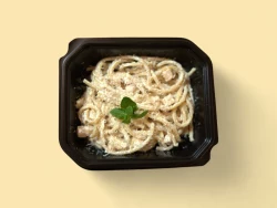 Spaghetti me Panna & Proshutë Pule