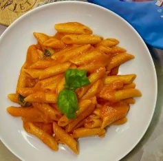 MAKARONA SALCE & KAÇKAVALL